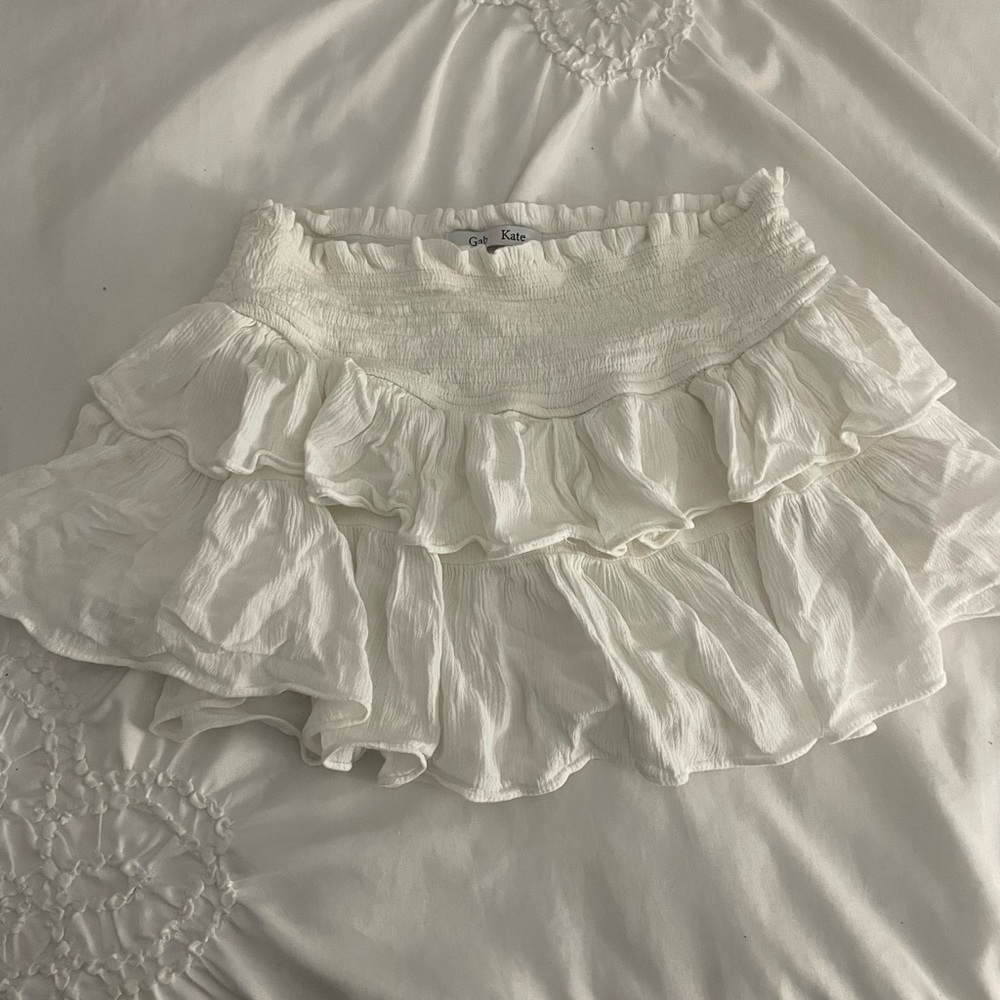 Mixology white mini skirt
